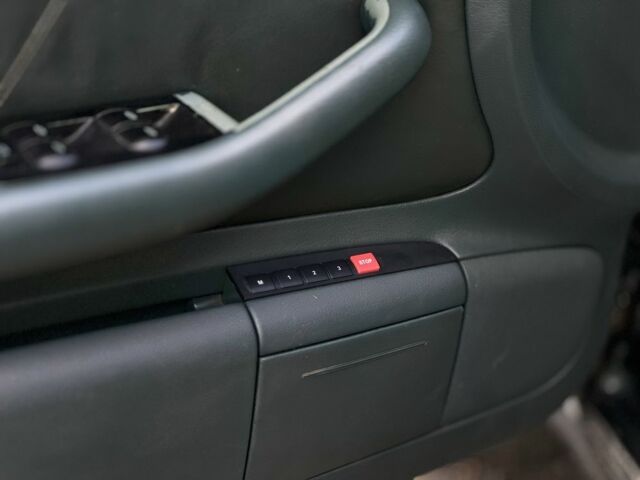 Зеленый Ауди А6, объемом двигателя 2.5 л и пробегом 300 тыс. км за 2400 $, фото 6 на Automoto.ua