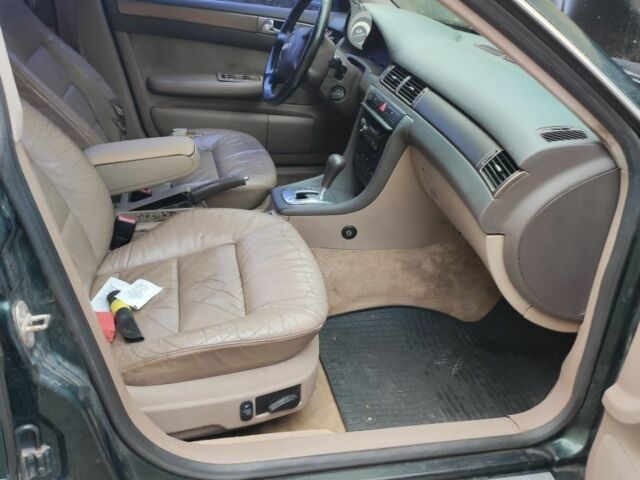 Зеленый Ауди А6, объемом двигателя 2.4 л и пробегом 413 тыс. км за 3800 $, фото 3 на Automoto.ua