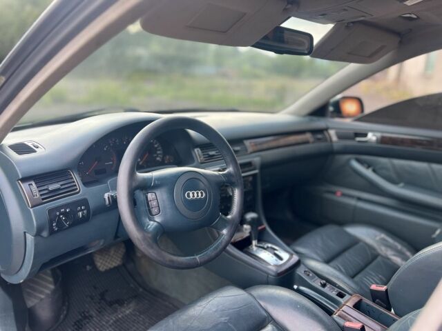 Зеленый Ауди А6, объемом двигателя 2.5 л и пробегом 300 тыс. км за 2400 $, фото 5 на Automoto.ua