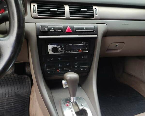 Зелений Ауді А6, об'ємом двигуна 2.4 л та пробігом 413 тис. км за 3800 $, фото 3 на Automoto.ua