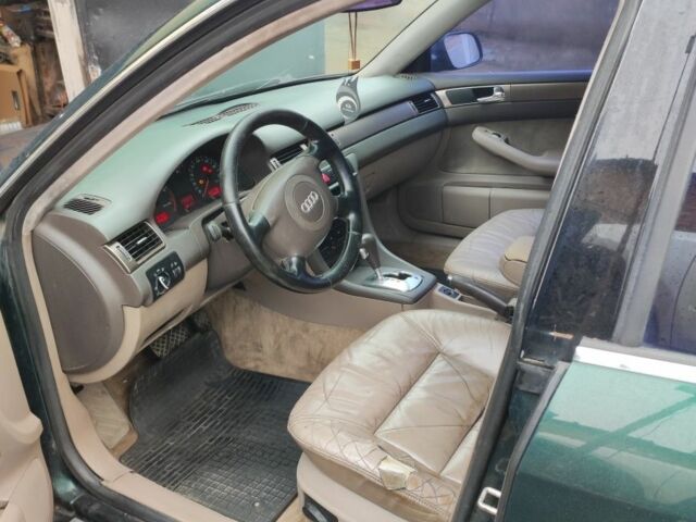 Зеленый Ауди А6, объемом двигателя 2.4 л и пробегом 413 тыс. км за 3800 $, фото 5 на Automoto.ua