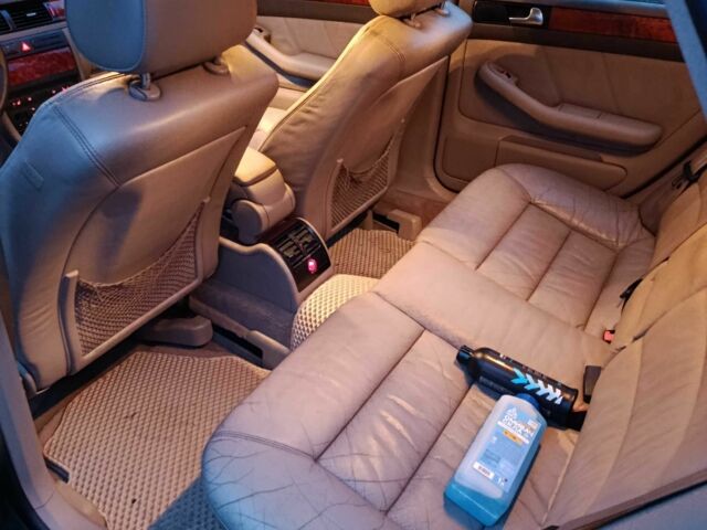 Зеленый Ауди А6, объемом двигателя 2.5 л и пробегом 334 тыс. км за 4100 $, фото 1 на Automoto.ua