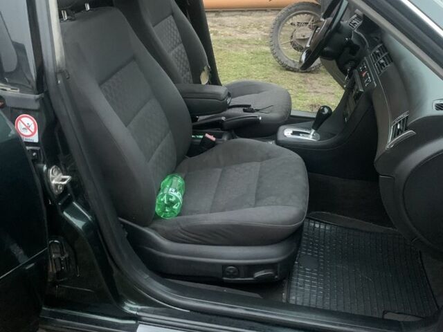 Зеленый Ауди А6, объемом двигателя 2.5 л и пробегом 251 тыс. км за 3600 $, фото 4 на Automoto.ua