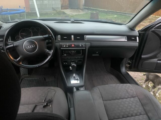 Зеленый Ауди А6, объемом двигателя 2.5 л и пробегом 251 тыс. км за 3600 $, фото 3 на Automoto.ua