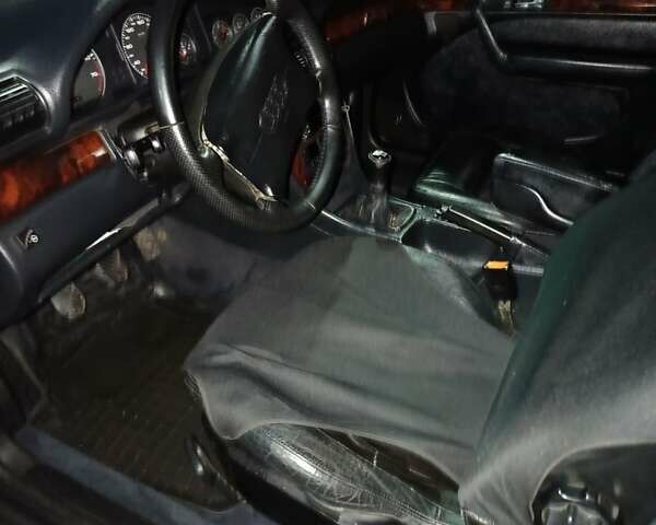 Зеленый Ауди А6, объемом двигателя 2.8 л и пробегом 325 тыс. км за 3700 $, фото 4 на Automoto.ua