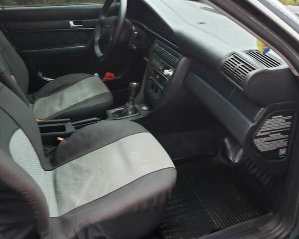 Зеленый Ауди А6, объемом двигателя 2.6 л и пробегом 410 тыс. км за 4000 $, фото 3 на Automoto.ua