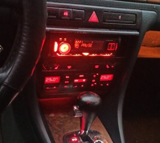 Зеленый Ауди А6, объемом двигателя 2.4 л и пробегом 400 тыс. км за 3000 $, фото 6 на Automoto.ua