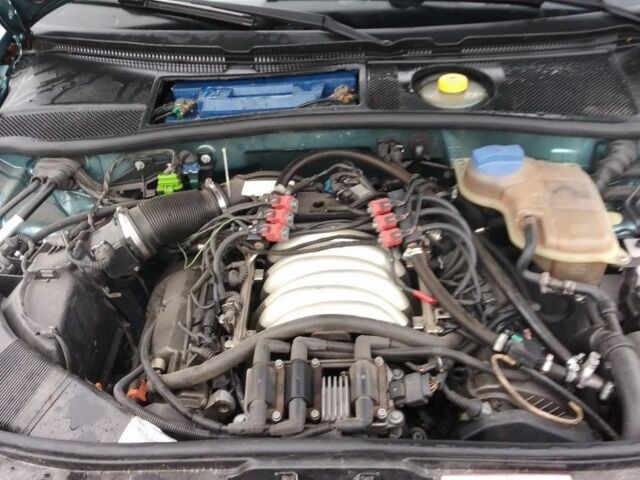 Зеленый Ауди А6, объемом двигателя 2.4 л и пробегом 443 тыс. км за 3100 $, фото 9 на Automoto.ua