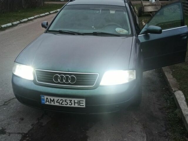 Зеленый Ауди А6, объемом двигателя 2.4 л и пробегом 400 тыс. км за 3000 $, фото 1 на Automoto.ua