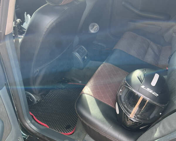 Зеленый Ауди А6, объемом двигателя 2.5 л и пробегом 300 тыс. км за 3150 $, фото 7 на Automoto.ua