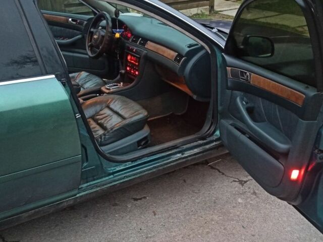 Зеленый Ауди А6, объемом двигателя 2.4 л и пробегом 400 тыс. км за 3000 $, фото 4 на Automoto.ua