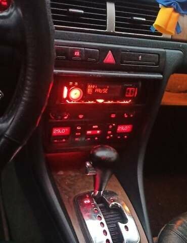 Зелений Ауді А6, об'ємом двигуна 2.4 л та пробігом 400 тис. км за 3000 $, фото 5 на Automoto.ua