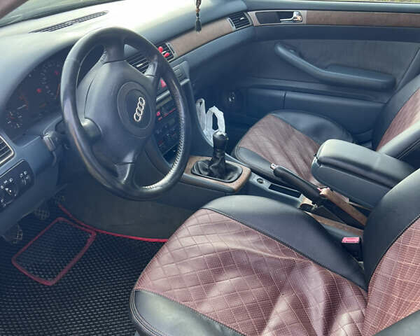 Зеленый Ауди А6, объемом двигателя 2.5 л и пробегом 300 тыс. км за 3150 $, фото 6 на Automoto.ua