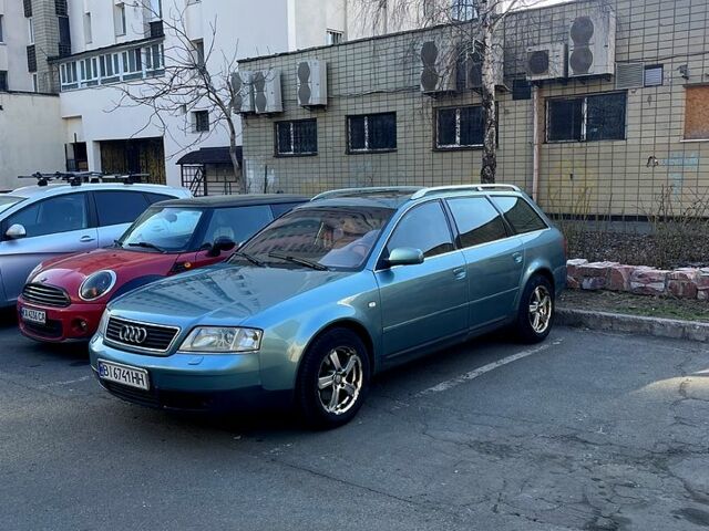Зеленый Ауди А6, объемом двигателя 2.4 л и пробегом 370 тыс. км за 4000 $, фото 2 на Automoto.ua