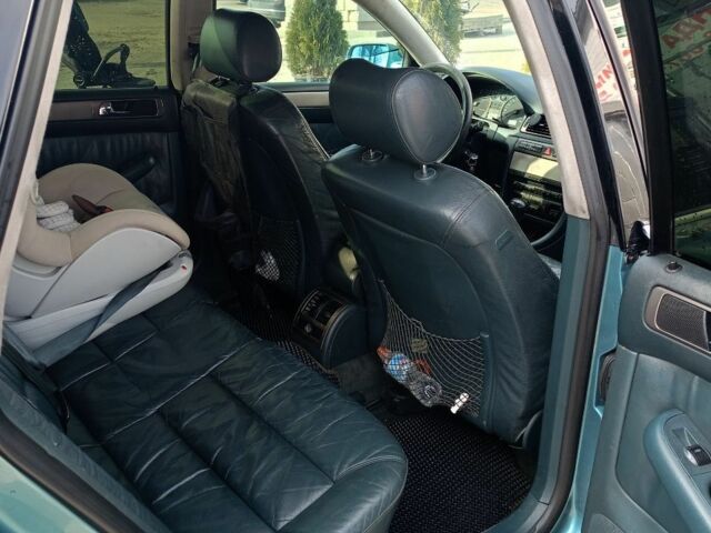 Зеленый Ауди А6, объемом двигателя 2.5 л и пробегом 500 тыс. км за 3000 $, фото 1 на Automoto.ua