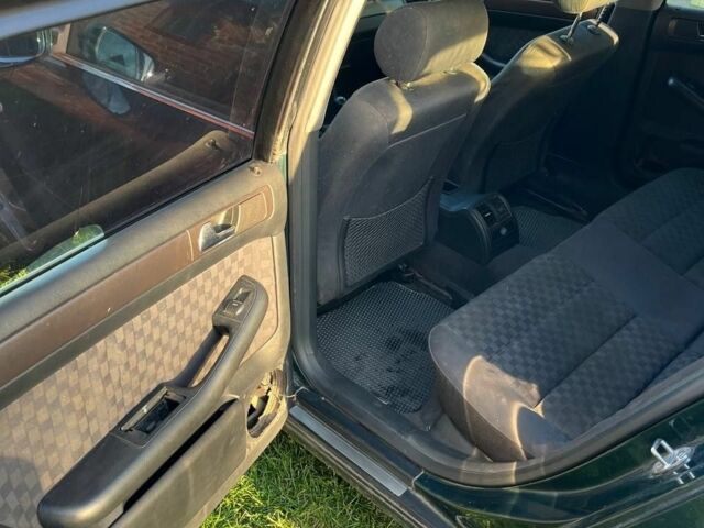 Зеленый Ауди А6, объемом двигателя 2.5 л и пробегом 500 тыс. км за 700 $, фото 11 на Automoto.ua