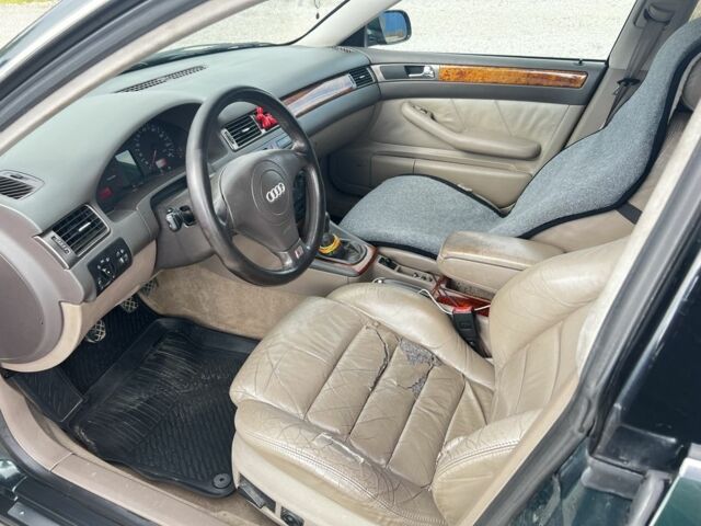 Зеленый Ауди А6, объемом двигателя 2.5 л и пробегом 350 тыс. км за 3300 $, фото 4 на Automoto.ua