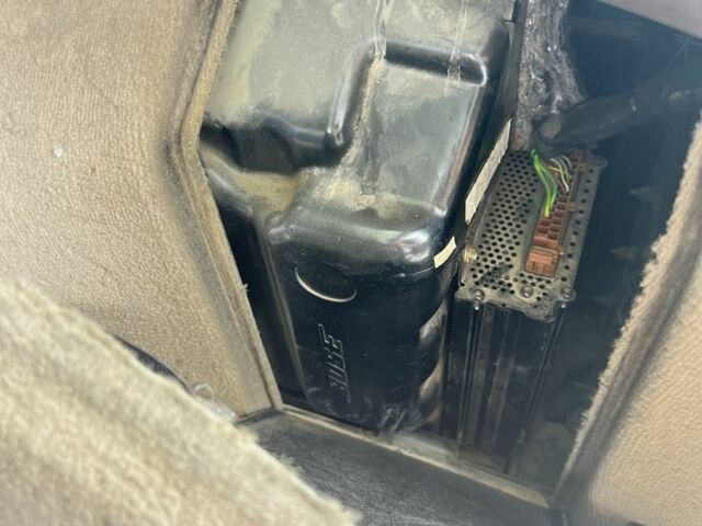 Зеленый Ауди А6, объемом двигателя 2.5 л и пробегом 350 тыс. км за 3300 $, фото 8 на Automoto.ua