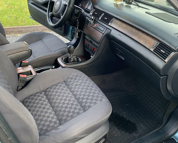 Зеленый Ауди А6, объемом двигателя 2.5 л и пробегом 449 тыс. км за 4199 $, фото 15 на Automoto.ua