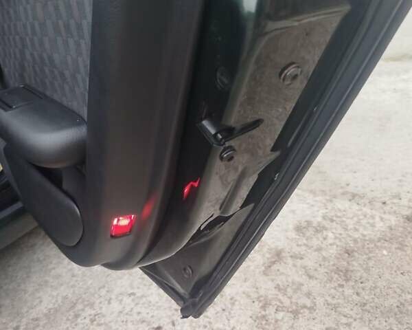 Ауді А6 2001 у Житомирі на Automoto.ua Зелений Ауді А6, об'ємом двигуна 2.5 л та пробігом 364 тис. км за 2300 $, фото 5 на Automoto.ua