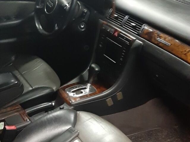 Зеленый Ауди А6, объемом двигателя 2.5 л и пробегом 400 тыс. км за 5200 $, фото 4 на Automoto.ua