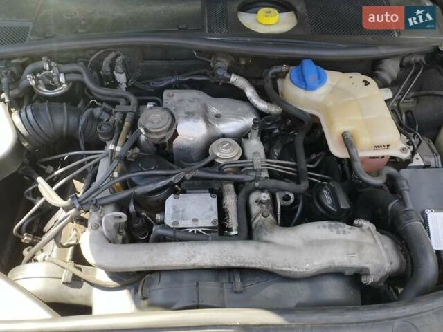 Зеленый Ауди А6, объемом двигателя 2.5 л и пробегом 328 тыс. км за 4500 $, фото 6 на Automoto.ua