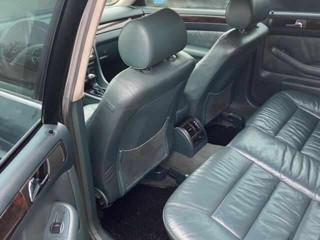 Зеленый Ауди А6, объемом двигателя 1.9 л и пробегом 300 тыс. км за 2950 $, фото 6 на Automoto.ua