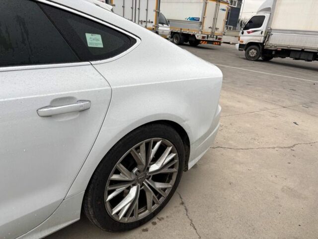 Белый Ауди A7 Sportback, объемом двигателя 3 л и пробегом 160 тыс. км за 9000 $, фото 4 на Automoto.ua
