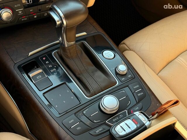 Белый Ауди A7 Sportback, объемом двигателя 3 л и пробегом 298 тыс. км за 16690 $, фото 18 на Automoto.ua