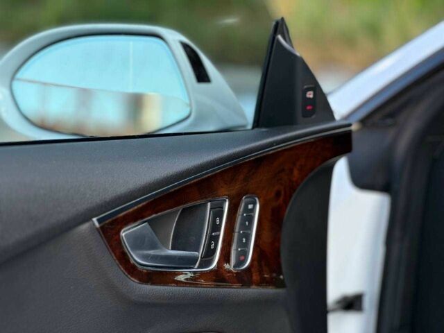 Белый Ауди A7 Sportback, объемом двигателя 3 л и пробегом 26 тыс. км за 24990 $, фото 7 на Automoto.ua