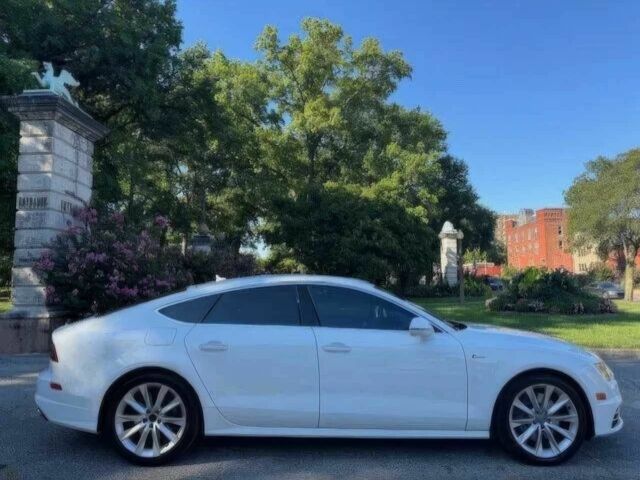 Белый Ауди A7 Sportback, объемом двигателя 3 л и пробегом 79 тыс. км за 7900 $, фото 3 на Automoto.ua