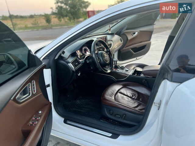 Белый Ауди A7 Sportback, объемом двигателя 2.77 л и пробегом 215 тыс. км за 13500 $, фото 17 на Automoto.ua