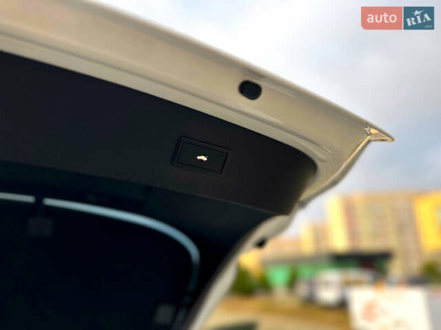 Білий Ауді A7 Sportback, об'ємом двигуна 3 л та пробігом 207 тис. км за 17999 $, фото 20 на Automoto.ua