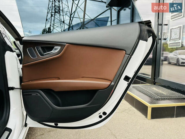 Белый Ауди A7 Sportback, объемом двигателя 3 л и пробегом 140 тыс. км за 24000 $, фото 22 на Automoto.ua