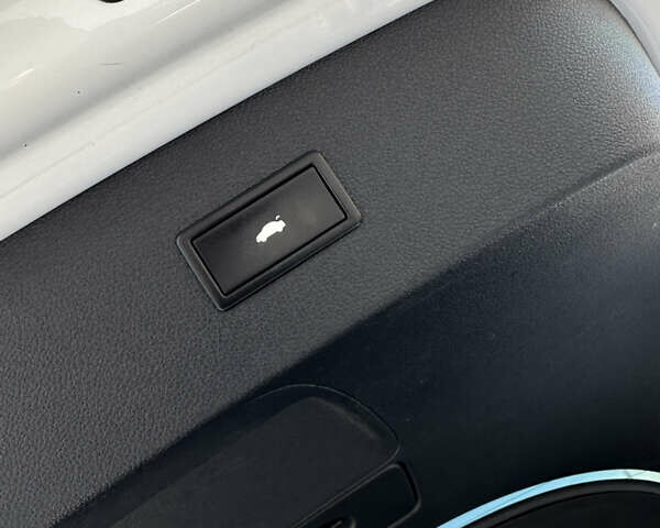 Білий Ауді A7 Sportback, об'ємом двигуна 3 л та пробігом 235 тис. км за 16799 $, фото 31 на Automoto.ua