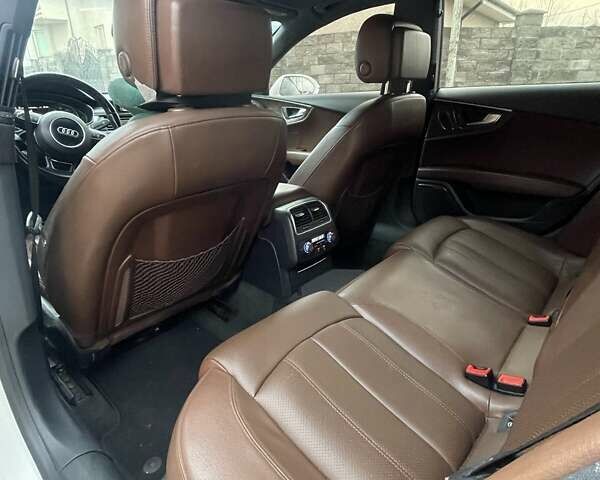 Ауді A7 Sportback 2013 у Рівному на Automoto.ua Білий Ауді A7 Sportback, об'ємом двигуна 3 л та пробігом 202 тис. км за 12900 $, фото 6 на Automoto.ua