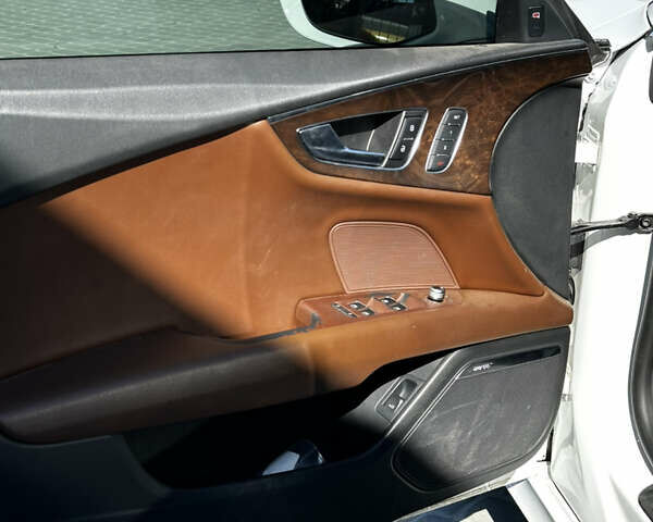 Білий Ауді A7 Sportback, об'ємом двигуна 3 л та пробігом 221 тис. км за 12000 $, фото 6 на Automoto.ua