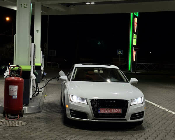 Белый Ауди A7 Sportback, объемом двигателя 3 л и пробегом 166 тыс. км за 18000 $, фото 2 на Automoto.ua