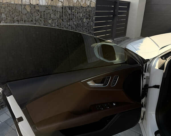 Ауди A7 Sportback 2014 в Ужгороде на Automoto.ua Белый Ауди A7 Sportback, объемом двигателя 2.97 л и пробегом 208 тыс. км за 21000 $, фото 7 на Automoto.ua