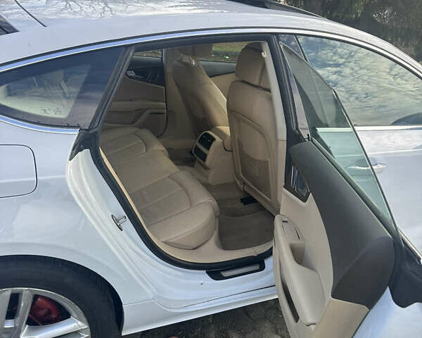 Белый Ауди A7 Sportback, объемом двигателя 3 л и пробегом 198 тыс. км за 18000 $, фото 5 на Automoto.ua