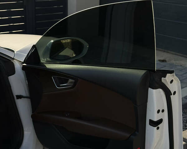 Ауди A7 Sportback 2014 в Ужгороде на Automoto.ua Белый Ауди A7 Sportback, объемом двигателя 2.97 л и пробегом 208 тыс. км за 21000 $, фото 10 на Automoto.ua