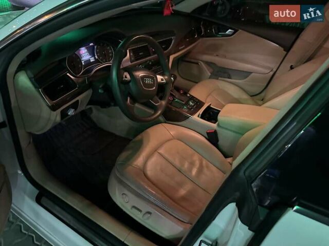 Белый Ауди A7 Sportback, объемом двигателя 3 л и пробегом 250 тыс. км за 13500 $, фото 6 на Automoto.ua