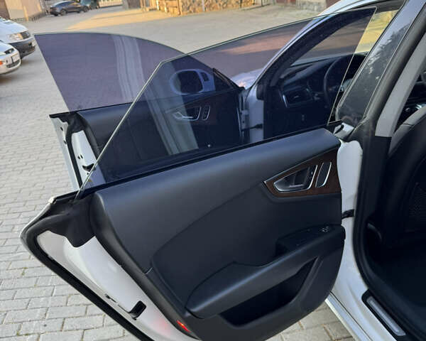 Белый Ауди A7 Sportback, объемом двигателя 3 л и пробегом 336 тыс. км за 13700 $, фото 61 на Automoto.ua