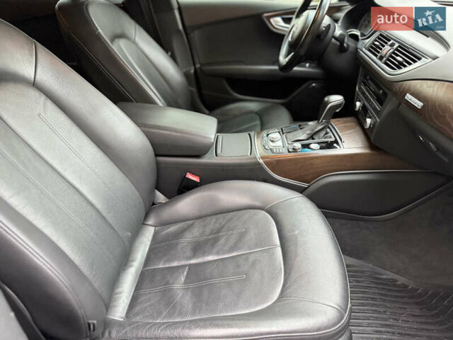 Белый Ауди A7 Sportback, объемом двигателя 3 л и пробегом 112 тыс. км за 25000 $, фото 11 на Automoto.ua