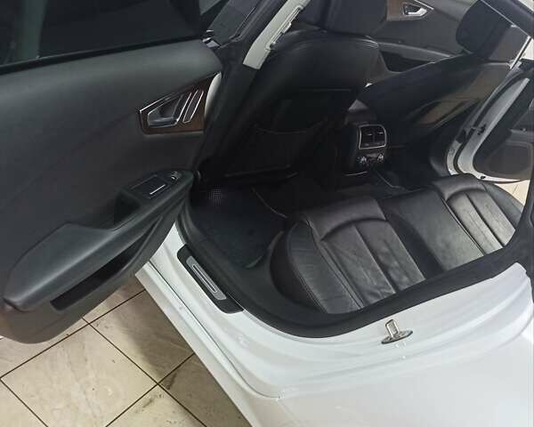 Білий Ауді A7 Sportback, об'ємом двигуна 2.97 л та пробігом 92 тис. км за 34000 $, фото 6 на Automoto.ua