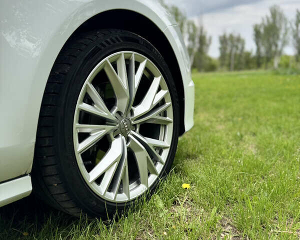 Білий Ауді A7 Sportback, об'ємом двигуна 3 л та пробігом 170 тис. км за 30000 $, фото 4 на Automoto.ua