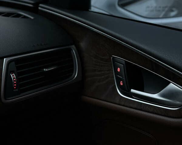 Белый Ауди A7 Sportback, объемом двигателя 3 л и пробегом 180 тыс. км за 23550 $, фото 41 на Automoto.ua