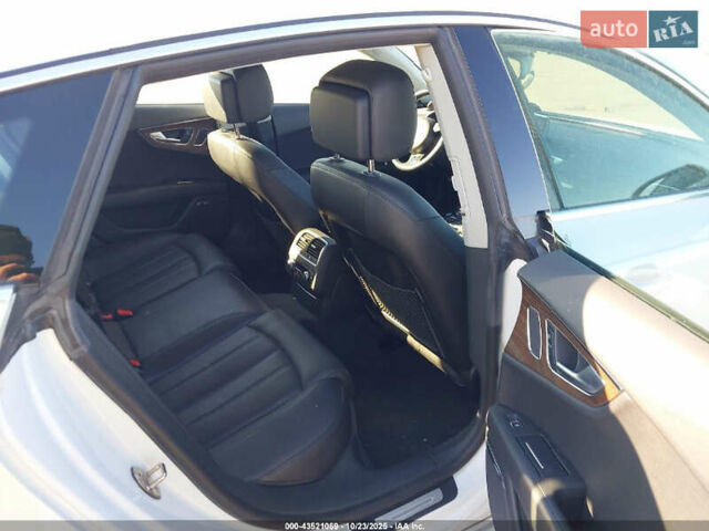 Белый Ауди A7 Sportback, объемом двигателя 3 л и пробегом 85 тыс. км за 5500 $, фото 18 на Automoto.ua