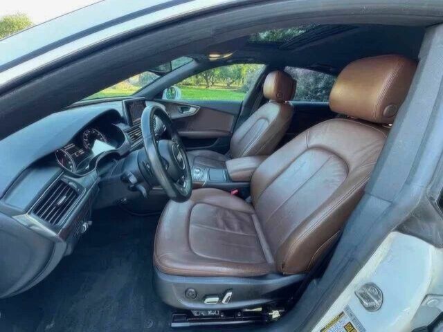 Белый Ауди A7 Sportback, объемом двигателя 3 л и пробегом 79 тыс. км за 13000 $, фото 7 на Automoto.ua