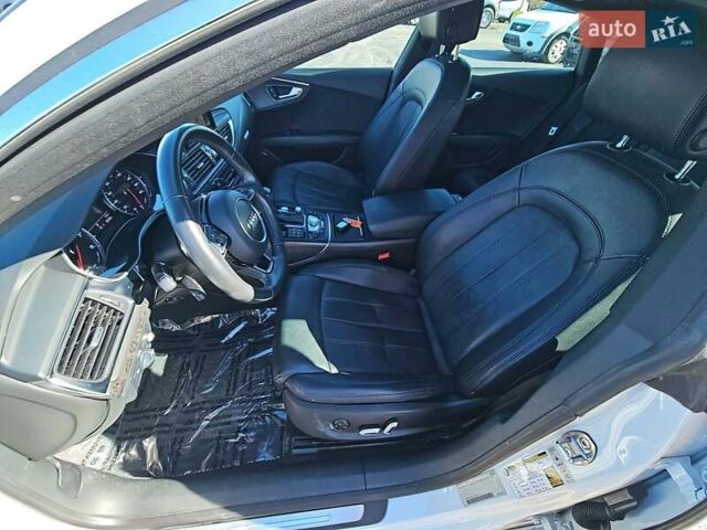 Белый Ауди A7 Sportback, объемом двигателя 3 л и пробегом 85 тыс. км за 11000 $, фото 6 на Automoto.ua
